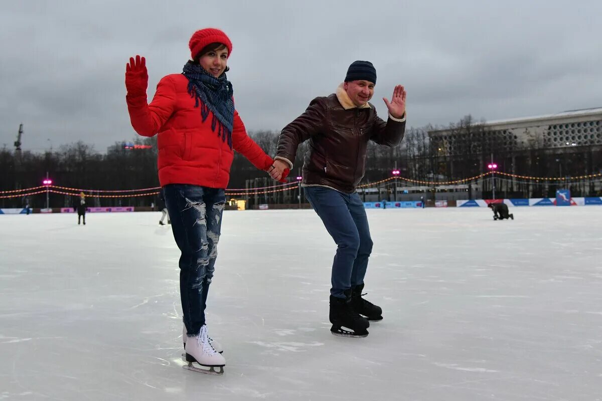 Каток Москва Лужники. Каток Южный полюс в Лужниках. Катание на коньках. Каток метро спортивная. Где бесплатный каток