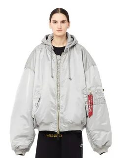 Бомбер vetements
