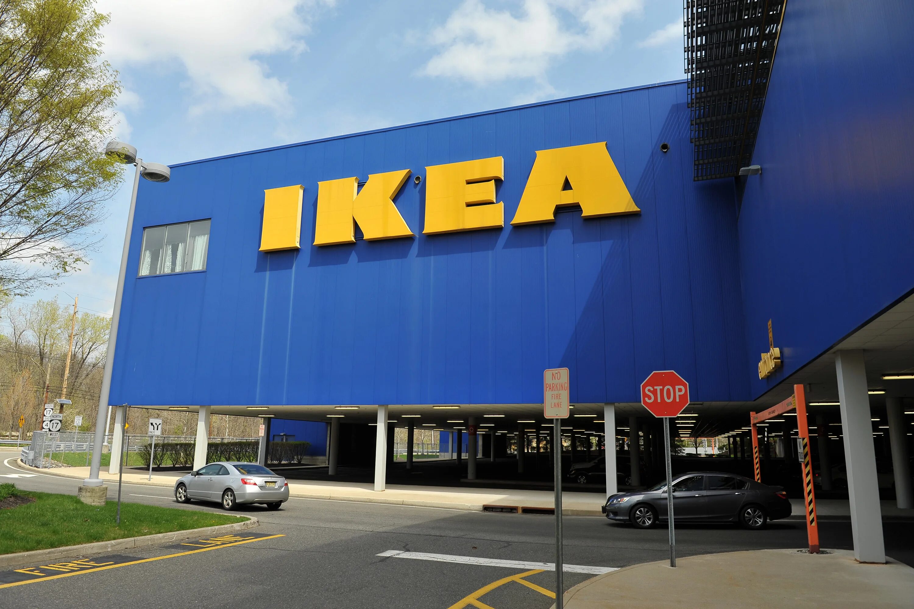 Ikea в Грозном. Икеа большой магазин. Самый большой магазин икеа в мире. Икеа закрывает магазины.