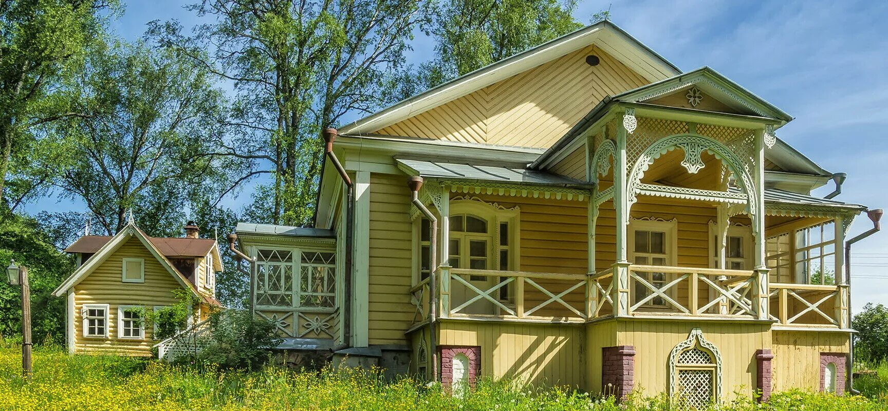Абрамцево одно из знаменитых подмосковных. Музей заповедник усадьба мураново. усадьба мураново флигель. музей усадьба тютчева мураново. абрамцево флигель.
