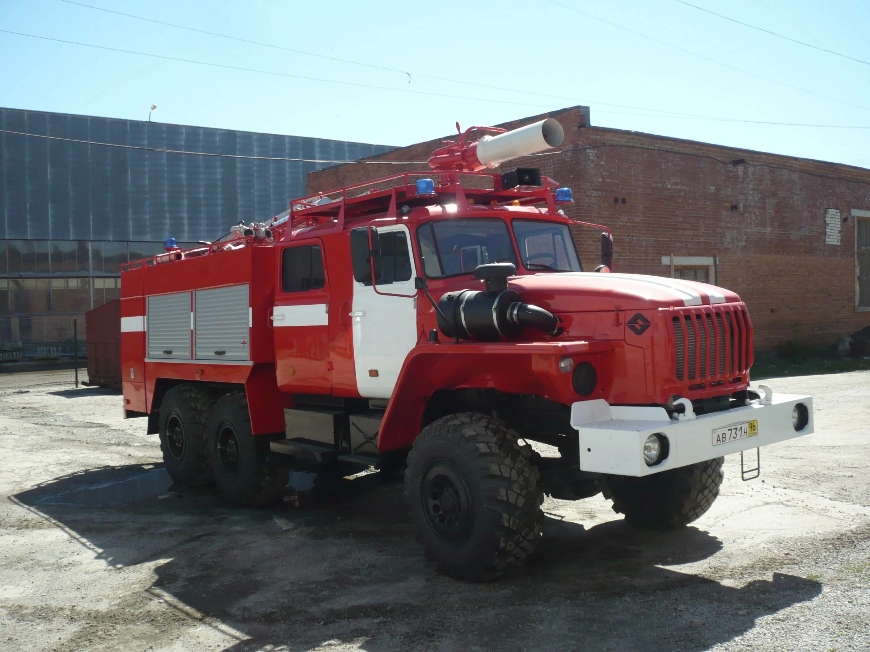 Пожарная машина. Пожарный автомобиль. Пожарная машина настоящая. Российские пожарные машины. Пч лка