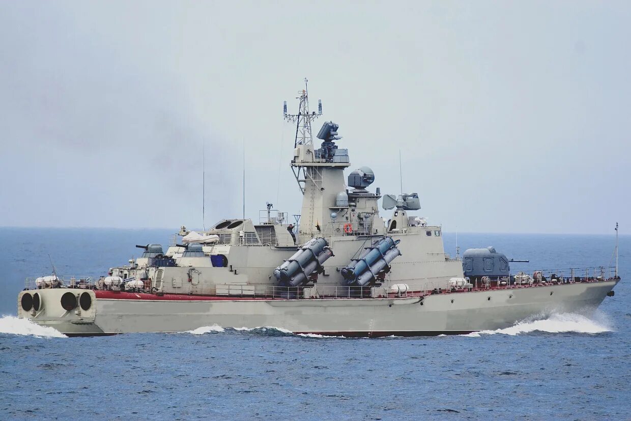 фрегат гидра" (греция). молния катер 12418. бпк проект 1155 «адмирал пантелеев». нортумберленд вмс великобритании. фрегат 11356 буревестник.