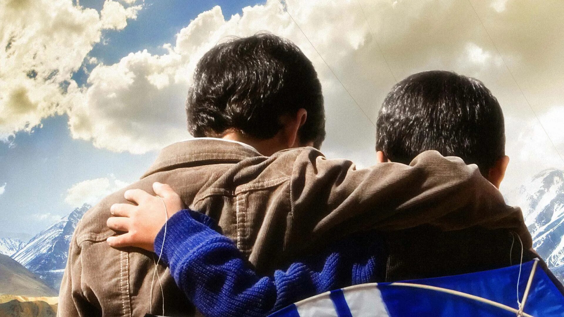 Kite runner. Бегущий за ветром the kite runner. the kite runner by khaled hosseini. обнял брат.