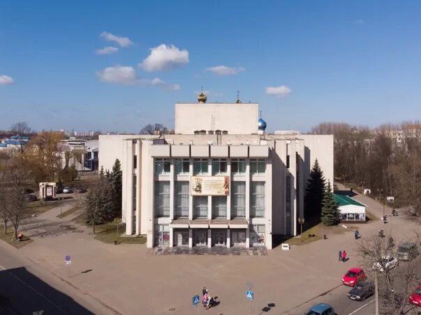 Бобруйск театр дунина фото. Бобруйский драматический театр. Могилёвский областной драматический театр. Театр імені дуніна марцінкевіча в бобруйске. Дунина-марцинкевича.