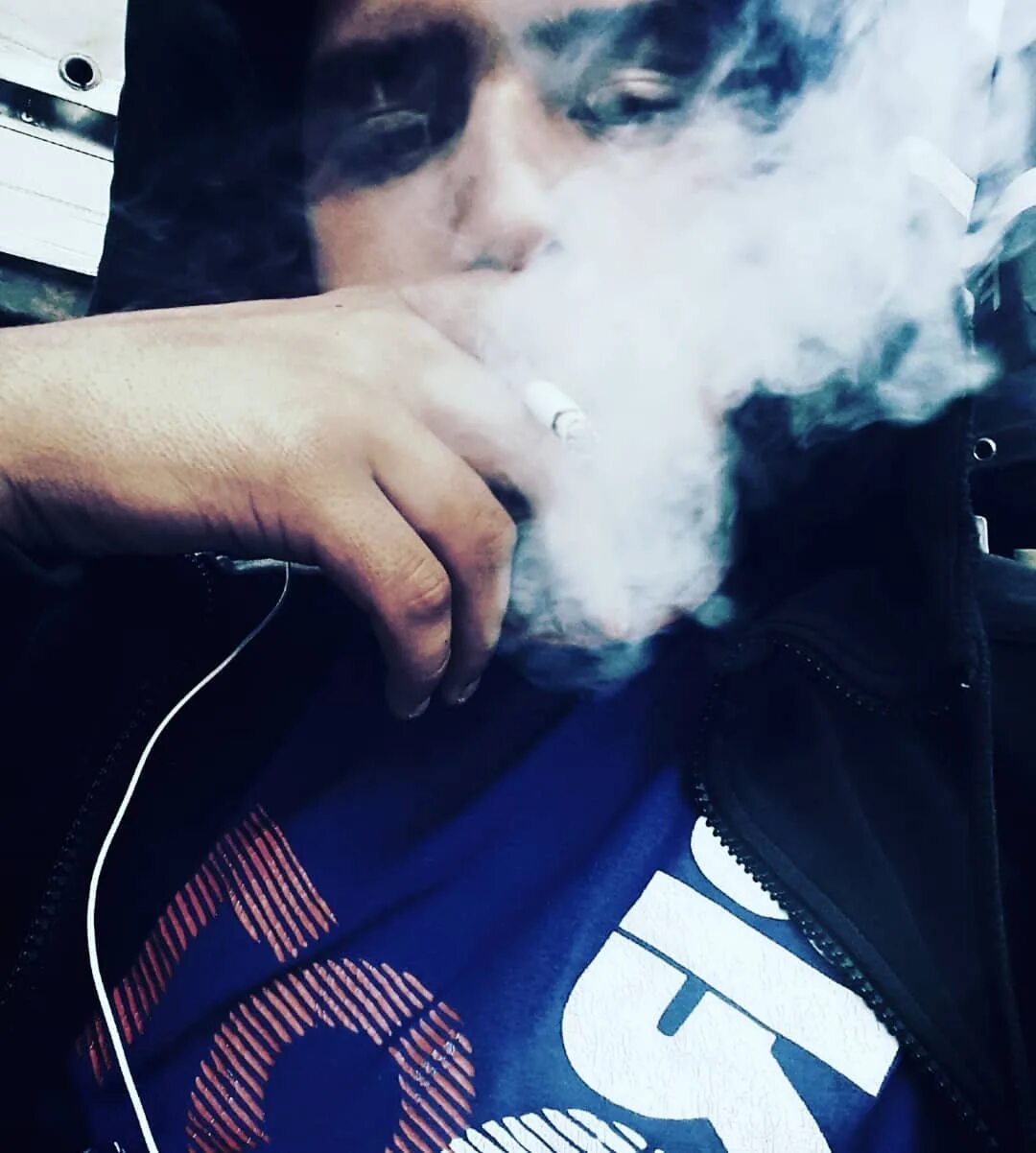 Смок в окно с т спавна мираж. Insta smokes. Пост с smoke instagram. Insta smokes. Дым для инстаграмм.