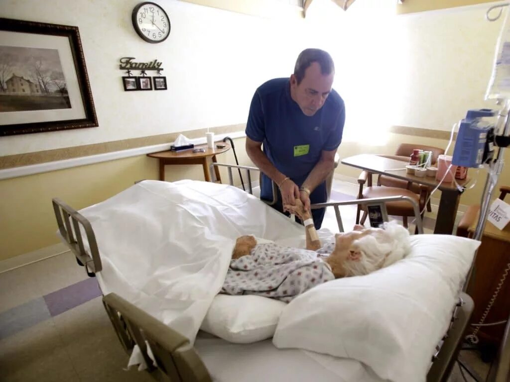 что делают в хосписе. хоспис раковых больных. что делают в хосписе. хоспис для безнадежно больных. хоспис дегунино центр паллиативной помощи.