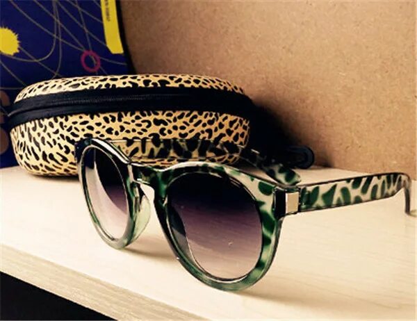 Очки ray ban леопардовые. Солнечные очки с леопардовой оправой. Очки в леопардовой оправе мужские. Леопардовые очки мужские.