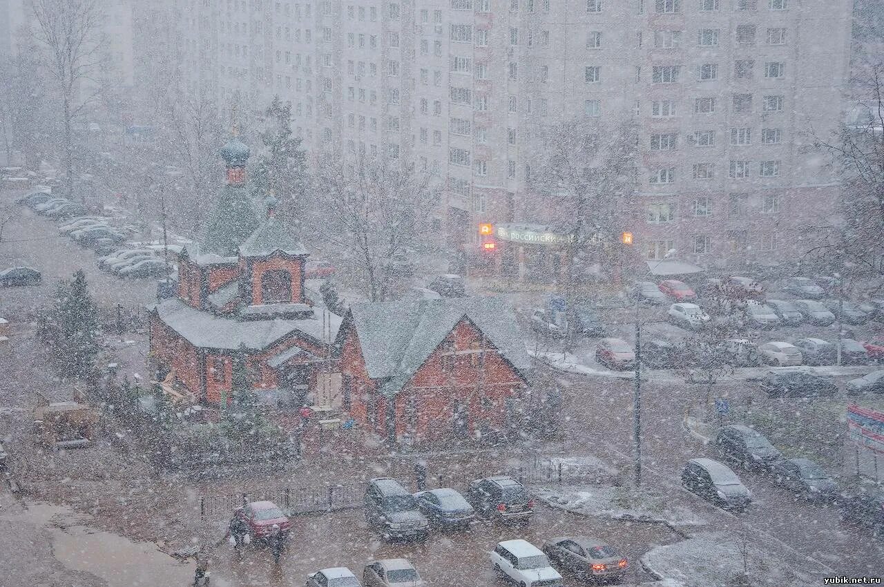 первая метель. первый метель. туман зимой. отражение в лужах картинки. первый метель.