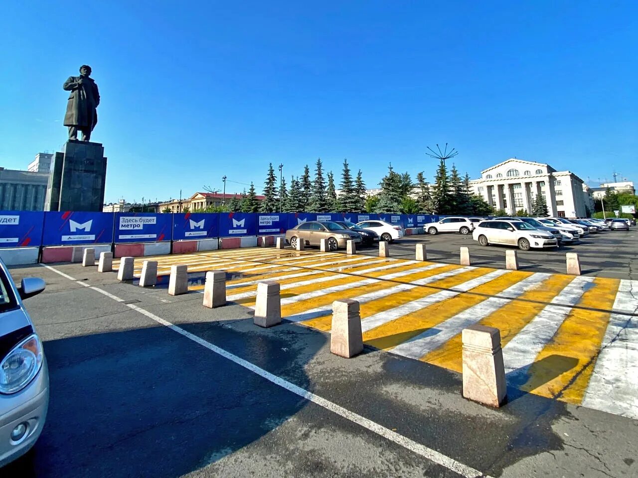 Закрыли автостоянку