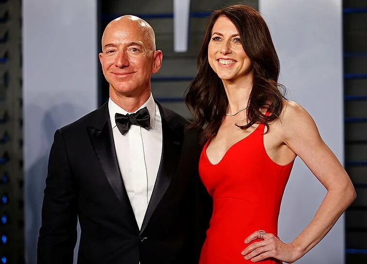 Как называется его жена. Jeff bezos wife. маккензи скотт амазон. маккензи жена безоса.