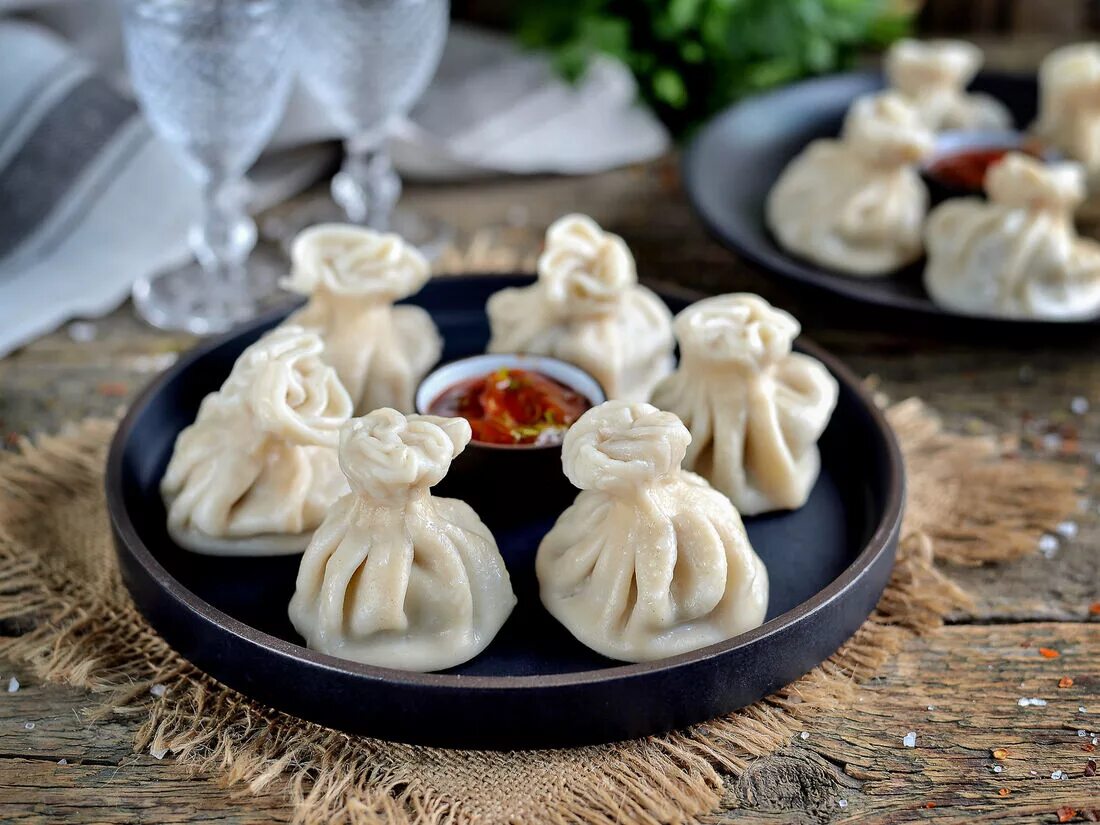 Грузинская кухня хинкали. Хинкали грузинские обычаи. Грузия кухня хинкали. Хинкали грузинские обычаи. Хинкали грузинские обычаи.
