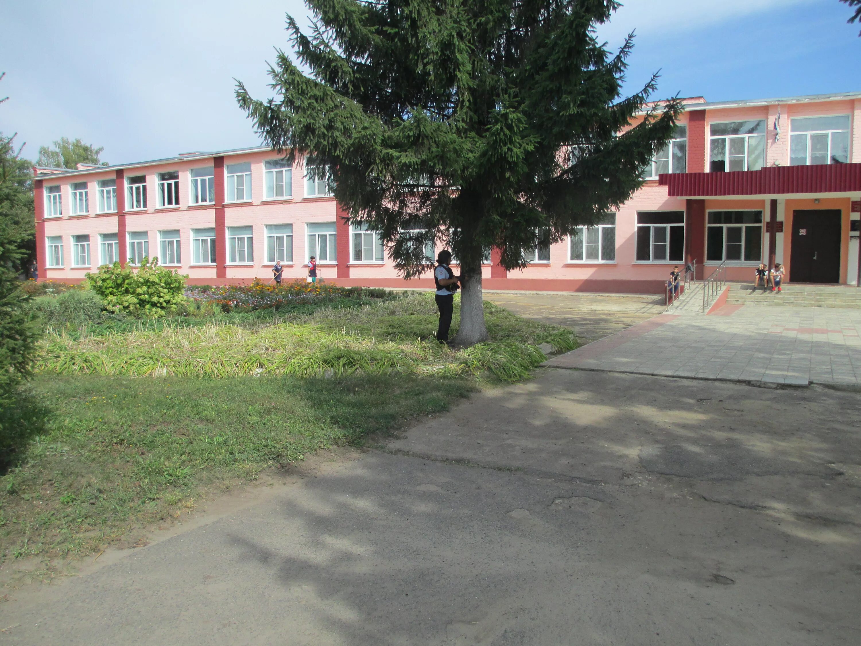 Тимирязевская сош калининградская область. Тимирязево школа. Тимирязево школа. Школа 64 томск тимирязево. Школа моу тимирязевская сош.