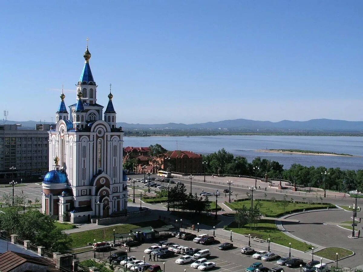 Организации г хабаровска. Храм на Комсомольской площади в Хабаровске. Комсомольская площадь Хабаровск.