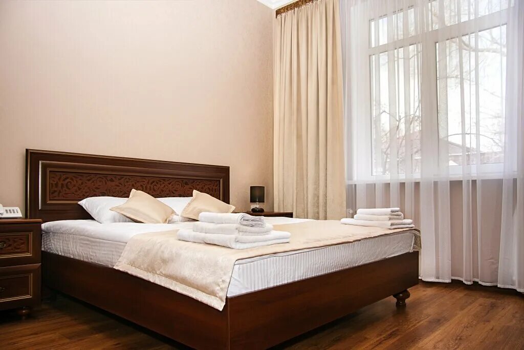 отель серов симферополь официальный сайт. отель к5урси. снять гостиницу в симферополе. даяна киевская ул 80 симферополь. отель симферополь стандарт плюс.