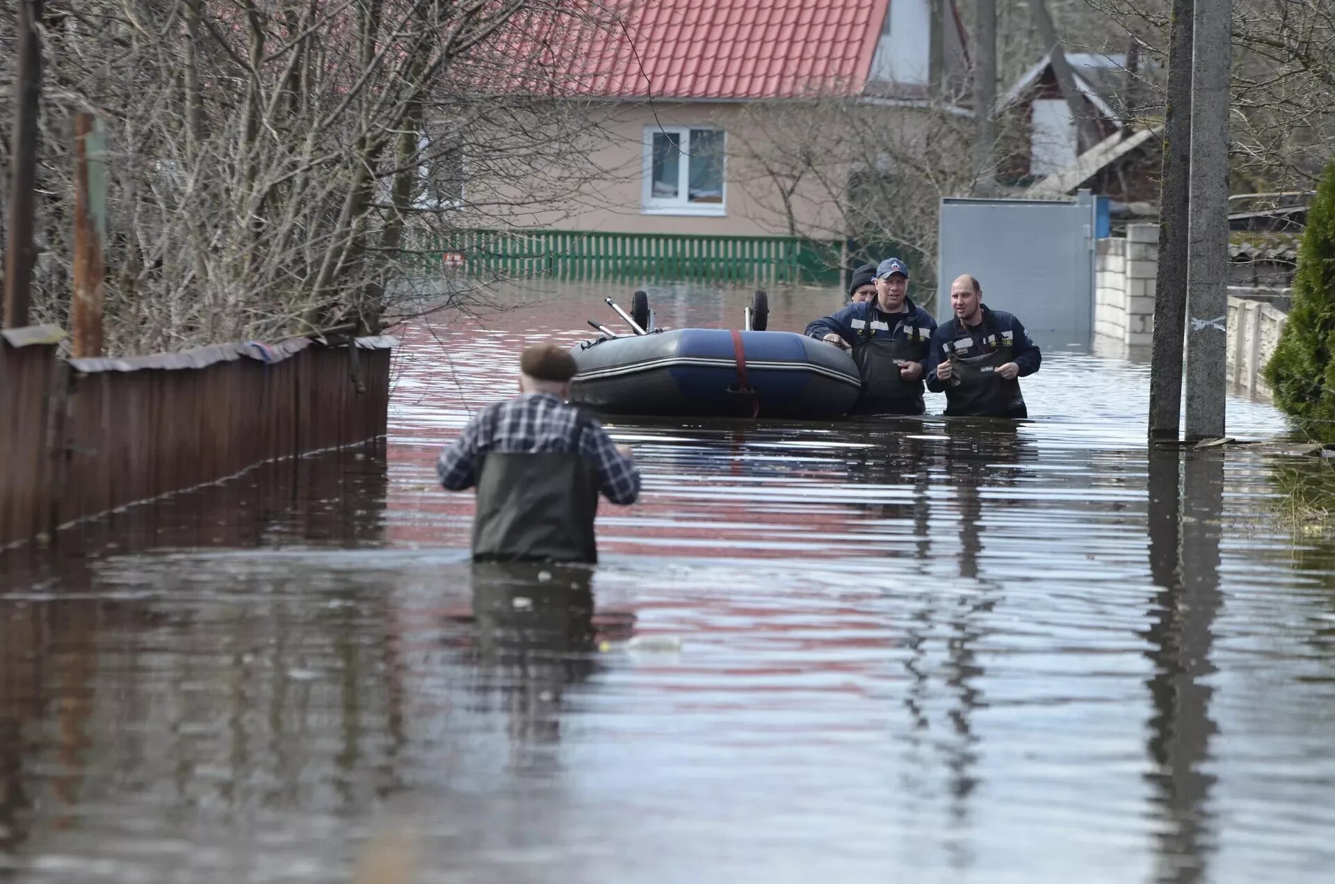 Паводок 2024 беларусь. Паводок. Наводнение в Беларуси. Весенний паводок. МЧС наводнение.