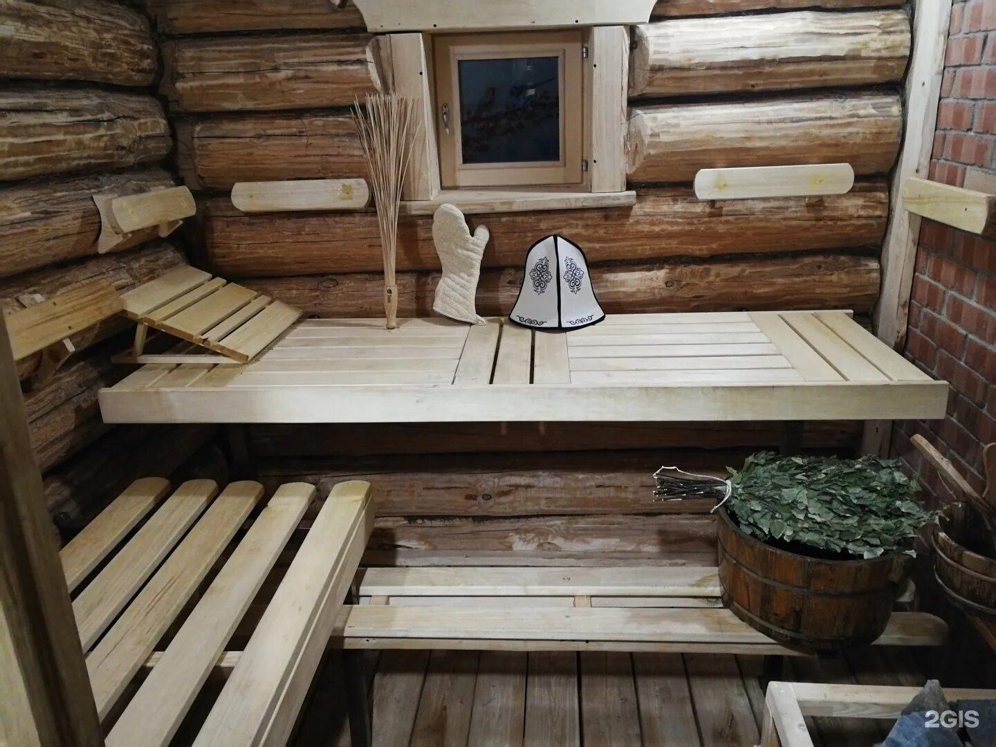 Печь услада купить. Деревенская баня. Деревенская баня изнутри. Деревенская баня на дровах. Баня русская на дровах деревенская.
