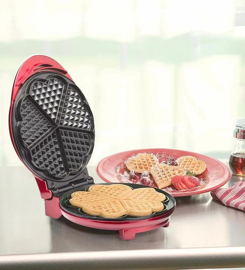 Waffle maker вафельница. Вафельница Витек Винкс. Электровафельница ISOTTCOM Waffle maker. Вафельница электрическая сердечками.