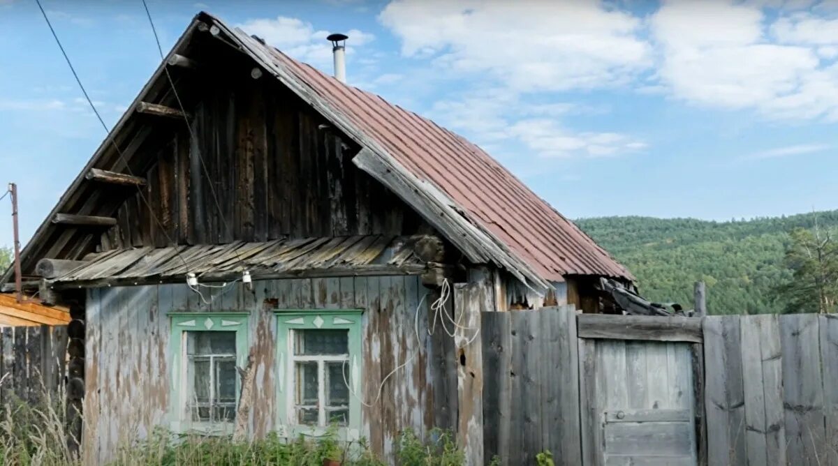 Купить деревню на урале. Заброшенный поселок 41 Урал. Деревня Чеславка Челябинская область. Мертвая деревня на Урале. Дома на Урале.