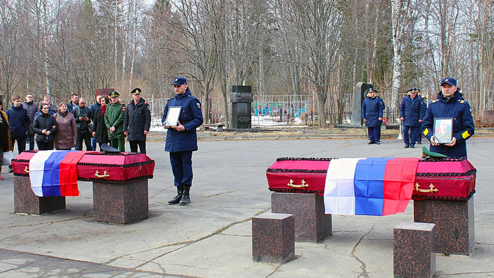 Похороны солдата погибшего на Украине. Похороны военнослужащего. Похороны военнослужащего погибшего на Украине. 16 апреля 19 года