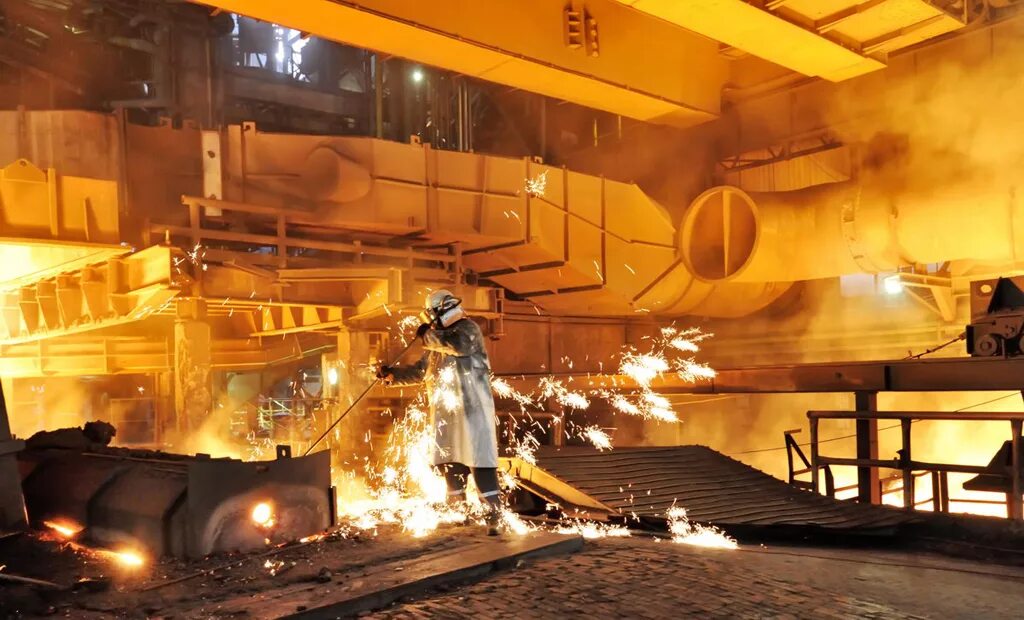 Восстановление металла из руды. Румыния сталелитейные заводы. Черная металлургия. Цветная металлургия. Металлургическая промышленность.