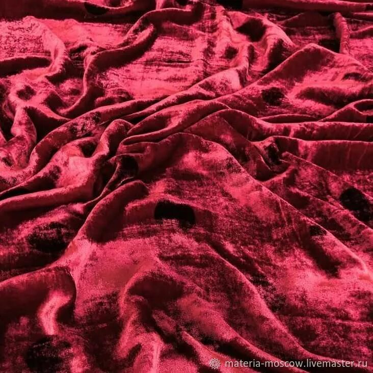 Бархат (вельвет) шелк/вискоза, Италия. Панбархат ткань бордо. Красная бархатная ткань. Бархатная ткань цвета. Материя складка