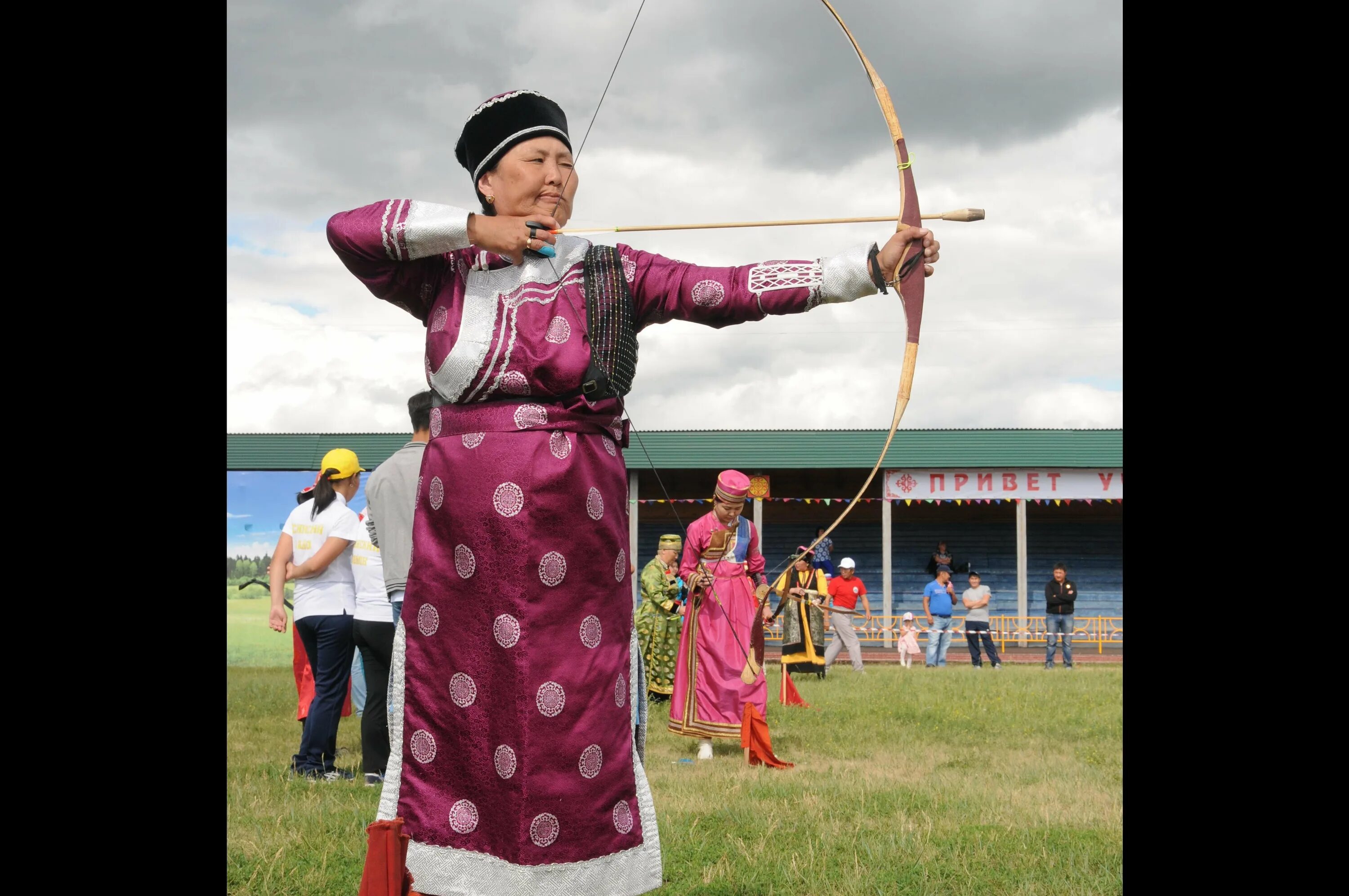 Буряты сурхарбан. Сурхарбан 2022 новонукутск. Бурятский сурхарбан. Фольклорный праздник. Сурхарбан 2022 новонукутск.