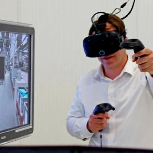 Vr решения. Очки виртуальной реальности в промышленности. Виртуальная реальность с совместной инфраструктурой. Виртуальная реальность в машиностроении. Обучение персонала с помощью виртуальная реальность.