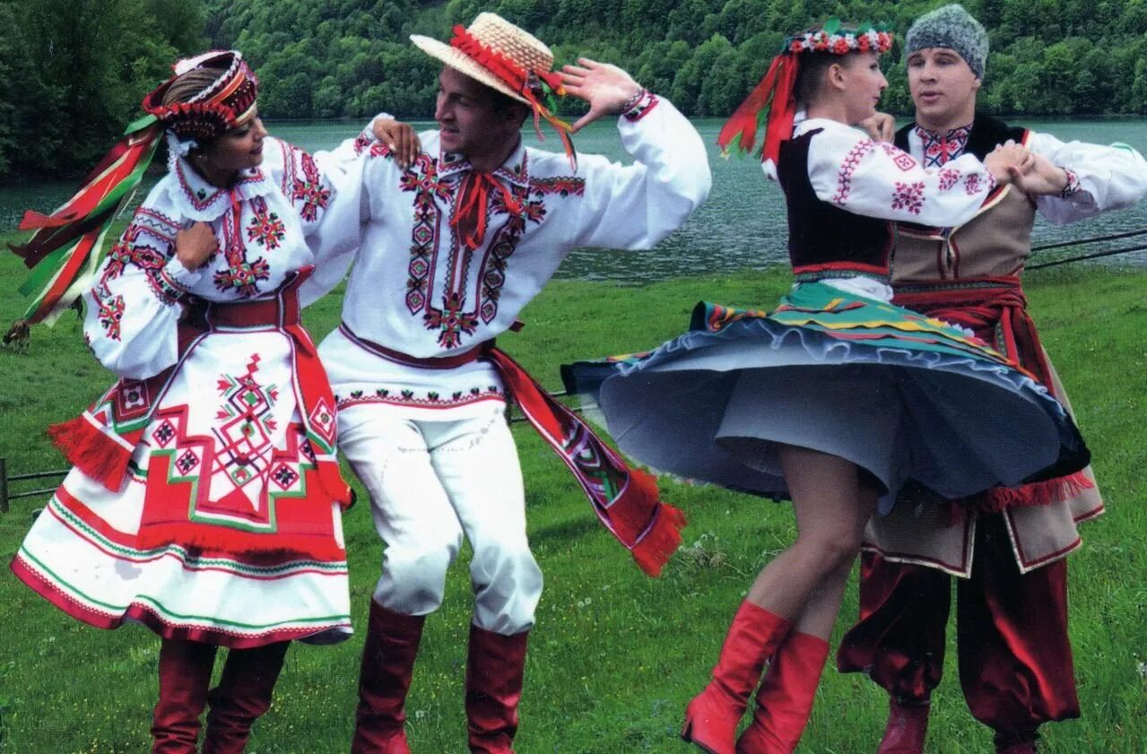 бюнад норвегия. национальный наряд киргизии. традиционный русский костюм. национальный костюм мальты. удмуртия.