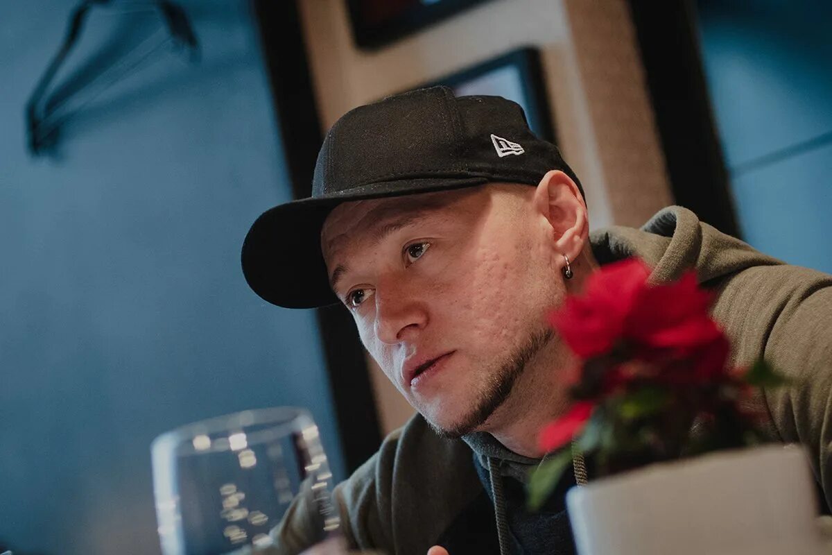 солист группы бумбокс. бумбокс солист. бумбокс солист. солист группы бумбокс. бумбокс солист инстаграм.