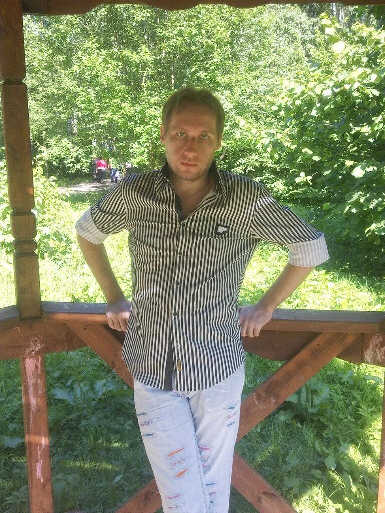 Алекс работает. Алекс работает