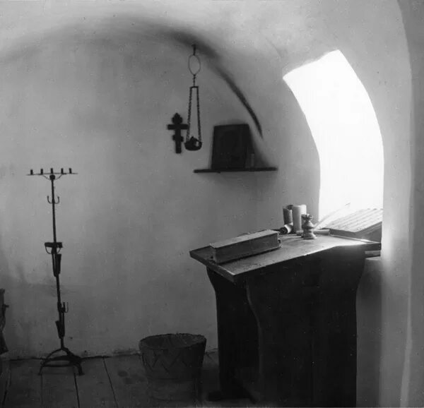 келья киево печерская. монашеская келья. келья история. монастырская келья католического монастыря. келья история.