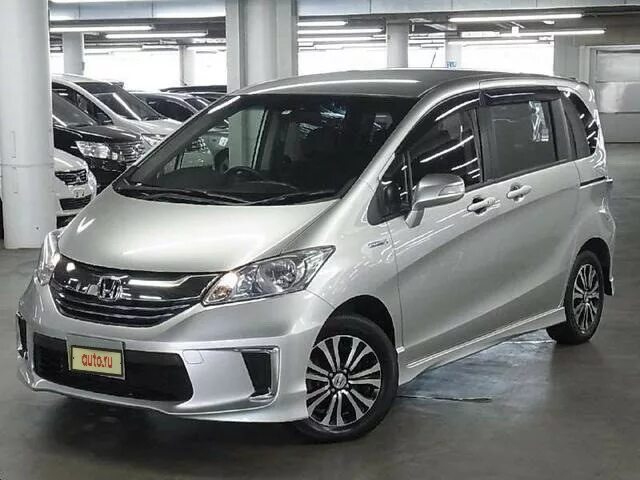 Honda freed 2016. Honda freed Hybrid. Honda freed 2016 гибрид. Минивэн Хонда Фрид. Купить хонда во владивостоке с пробегом