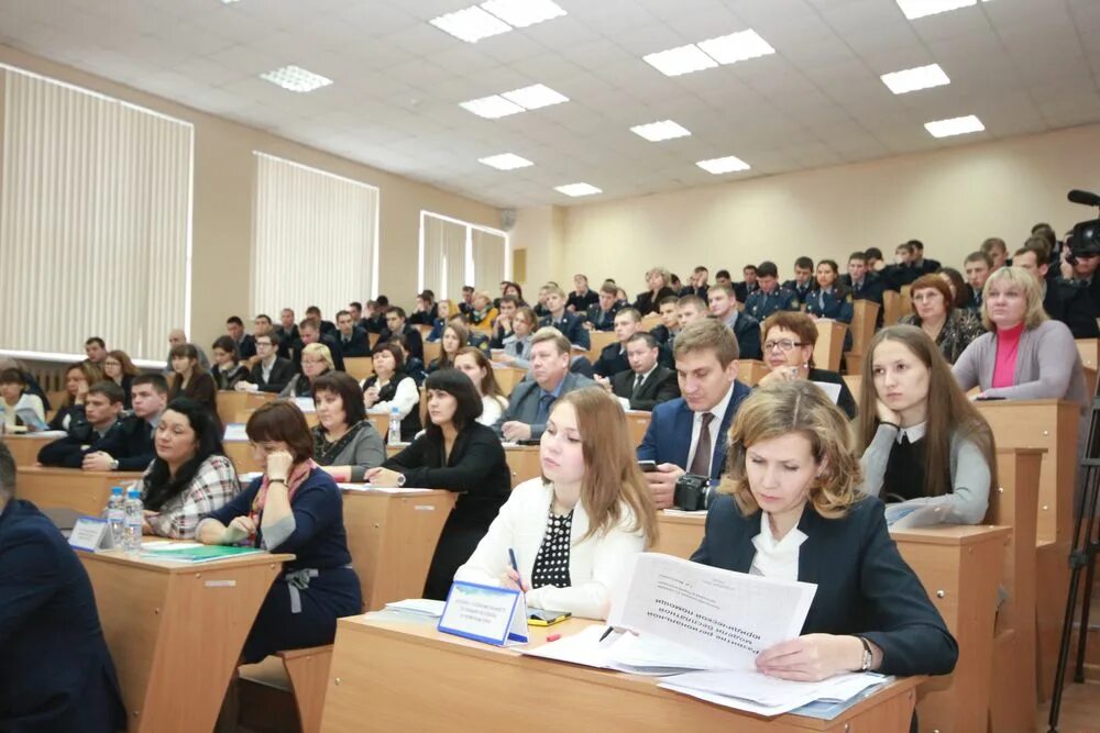 студенты в институте фото. институт юридической помощи. государственная юридическая помощь в москве москва. университеты в перми на юриста. юридический институт влгу эмблема.