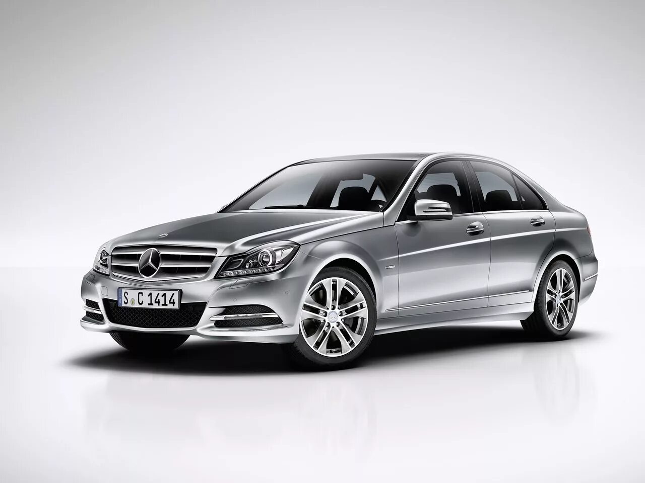 2015 б г. Mercedes Benz c class w204. Mercedes Benz c180. Mercedes Benz e class w204. Мерседес Benz c180.