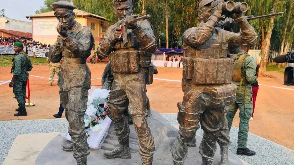 Сальск вагнер. Памятник ЧВК Вагнер в Цар. Памятник Вагнеру в Цар. Банги памятник ЧВК Вагнера. Памятник бойцам ЧВК Вагнера.