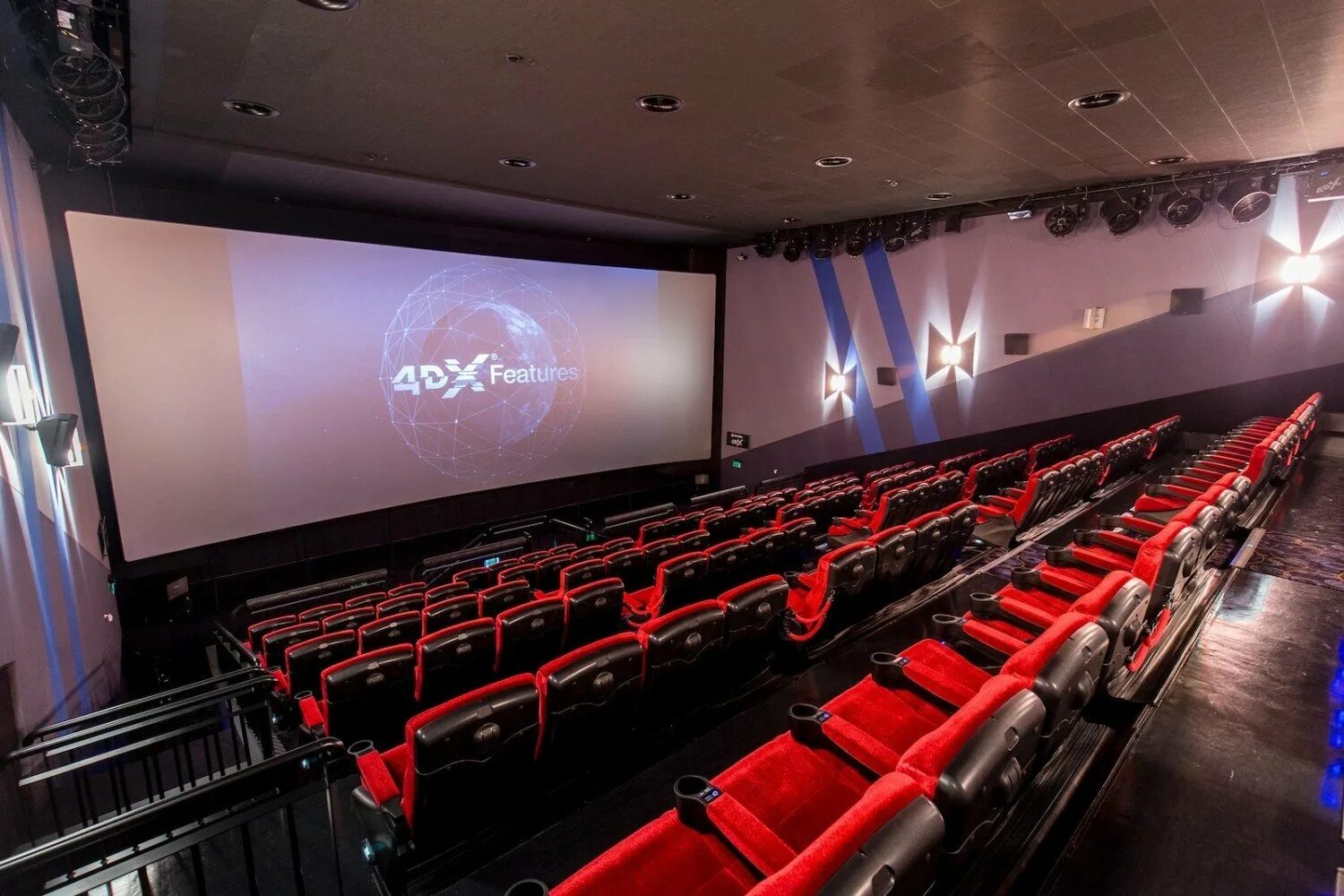 4dx Синема парк. Кинотеатр Войковская Метрополис 4dx. 4dx зал Синема парка. 4dx зал Синема парк.