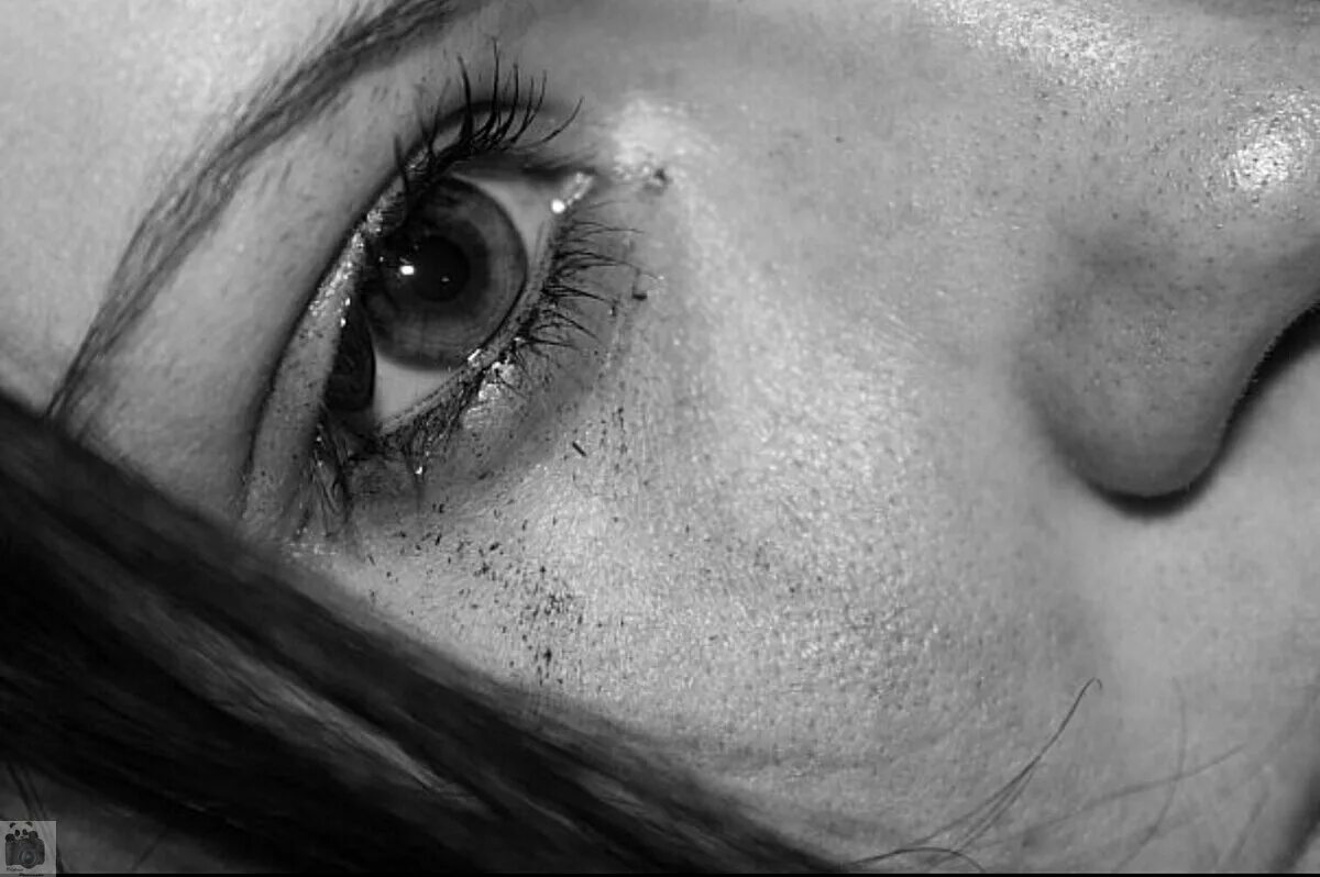 Это грусть. Девушка с грустными глазами. Грустные глаза. Слезы любви. Грусть печаль слезы.