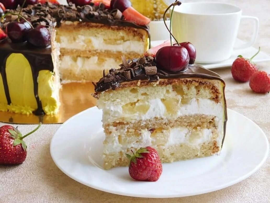 Творожный торт отзывы. Торт бисквитный творожный. Бисквитный тортик с фруктами. Торт фруктовый бисквитный. Торт бисквитно кремовый с фруктами.