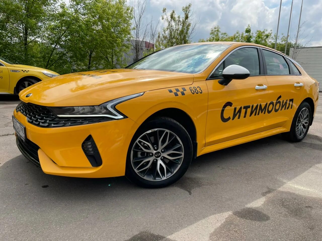 Kia k5 желтая. Kia к5 желтый. Киа Оптима к5 Золотая. Kia Optima желтая.