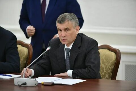 Назначен секретарем