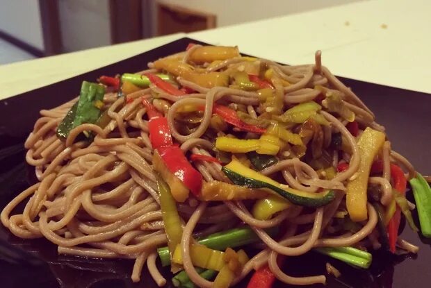 Азиатская лапша с овощами