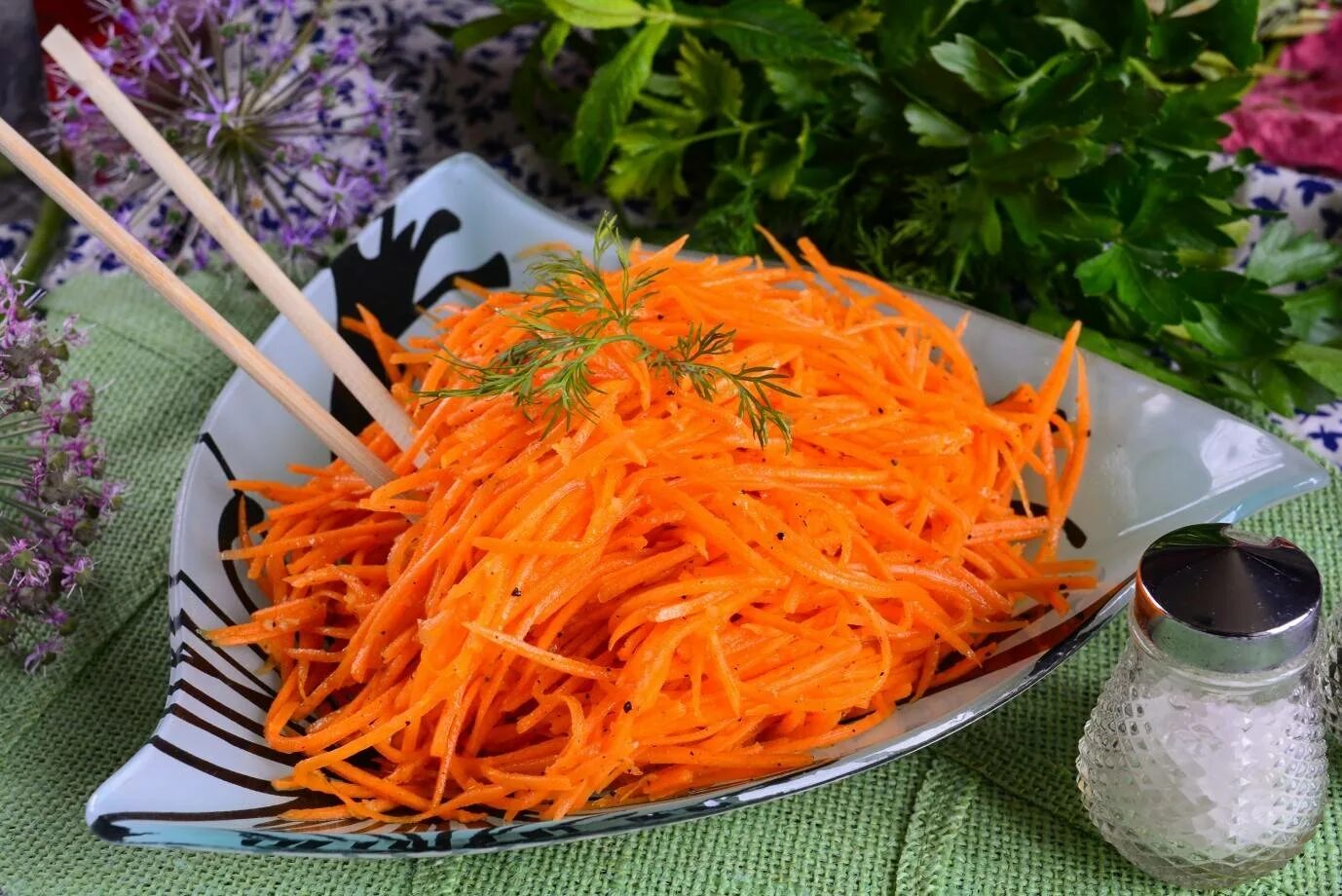 Как вкусно приготовить морковь. Морковь по-корейски 3 кг (Золотая рыбка). Морковь по-корейски Линеок. Посейдон морковь по корейски. Морковча с приправой для корейской.