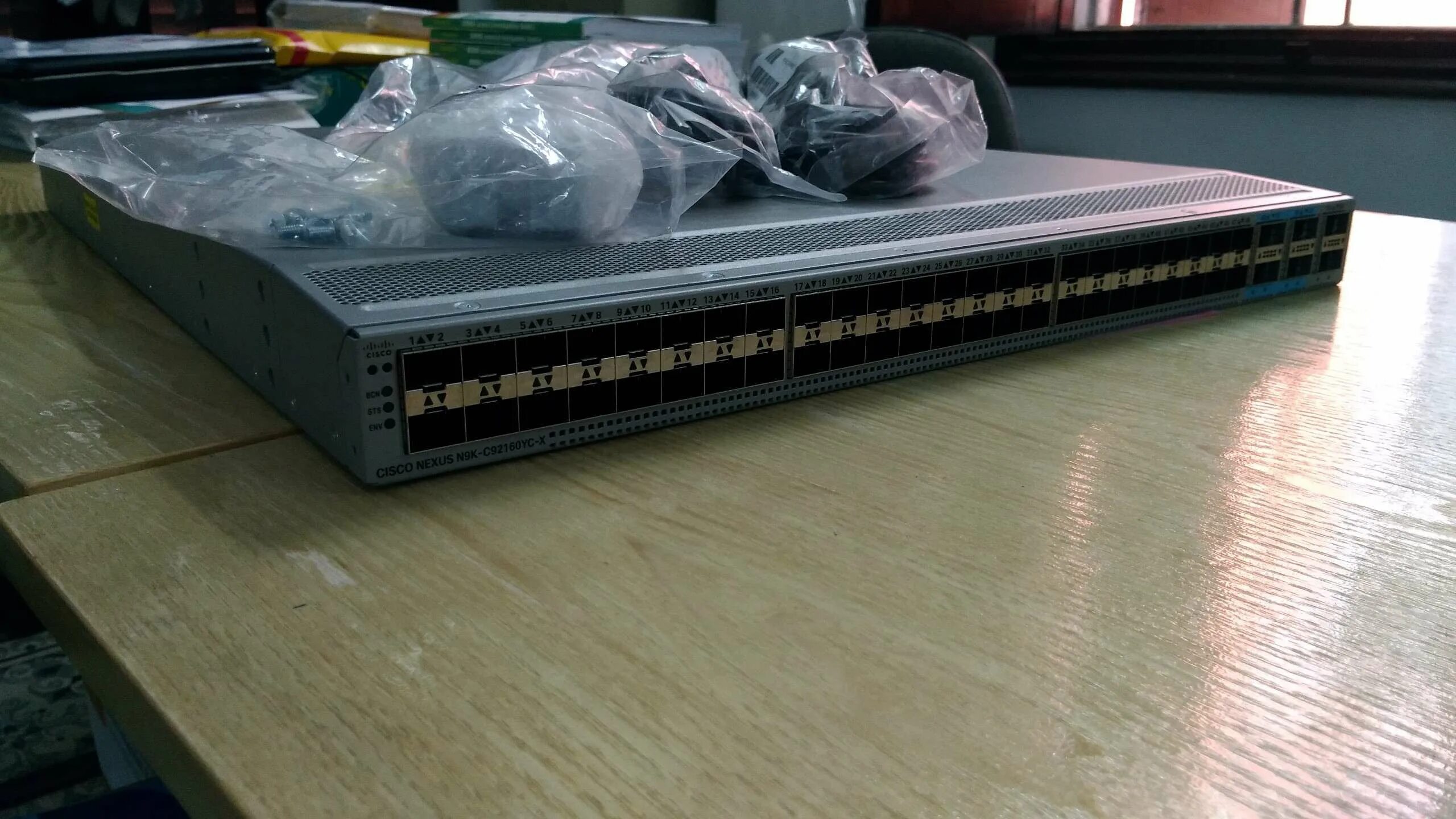 Nexus 9300. Cisco nexus n9k-c93180yc-ex. n9k-c93180yc-fx. cisco c9500-24y4c. n9k-c93180yc-fx3.