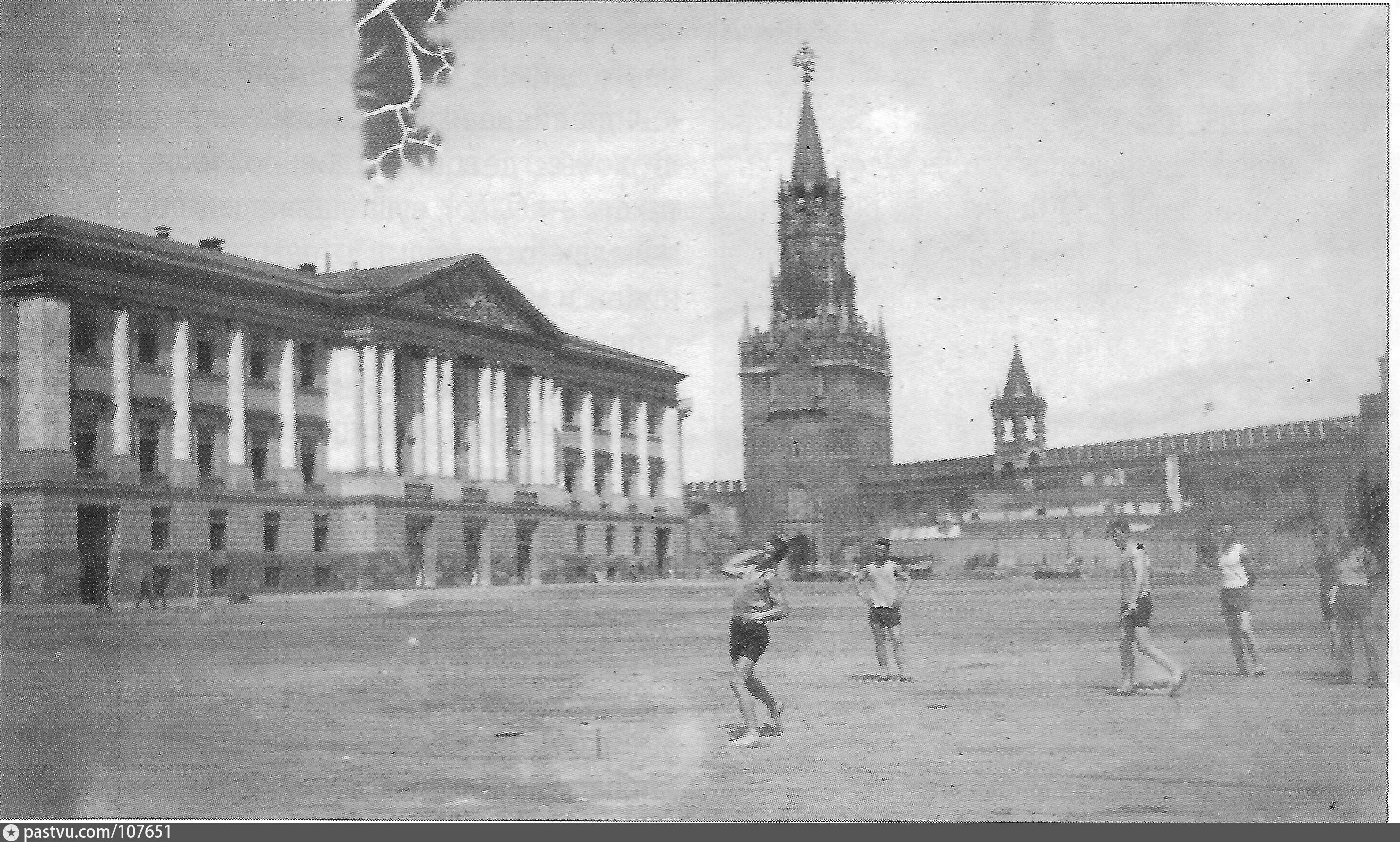Марсово поле оренбург школа. Кремль москва резиденция президента. Красная площадь для детей. Пешеходная экскурсия школьников. Красная площадь фото.