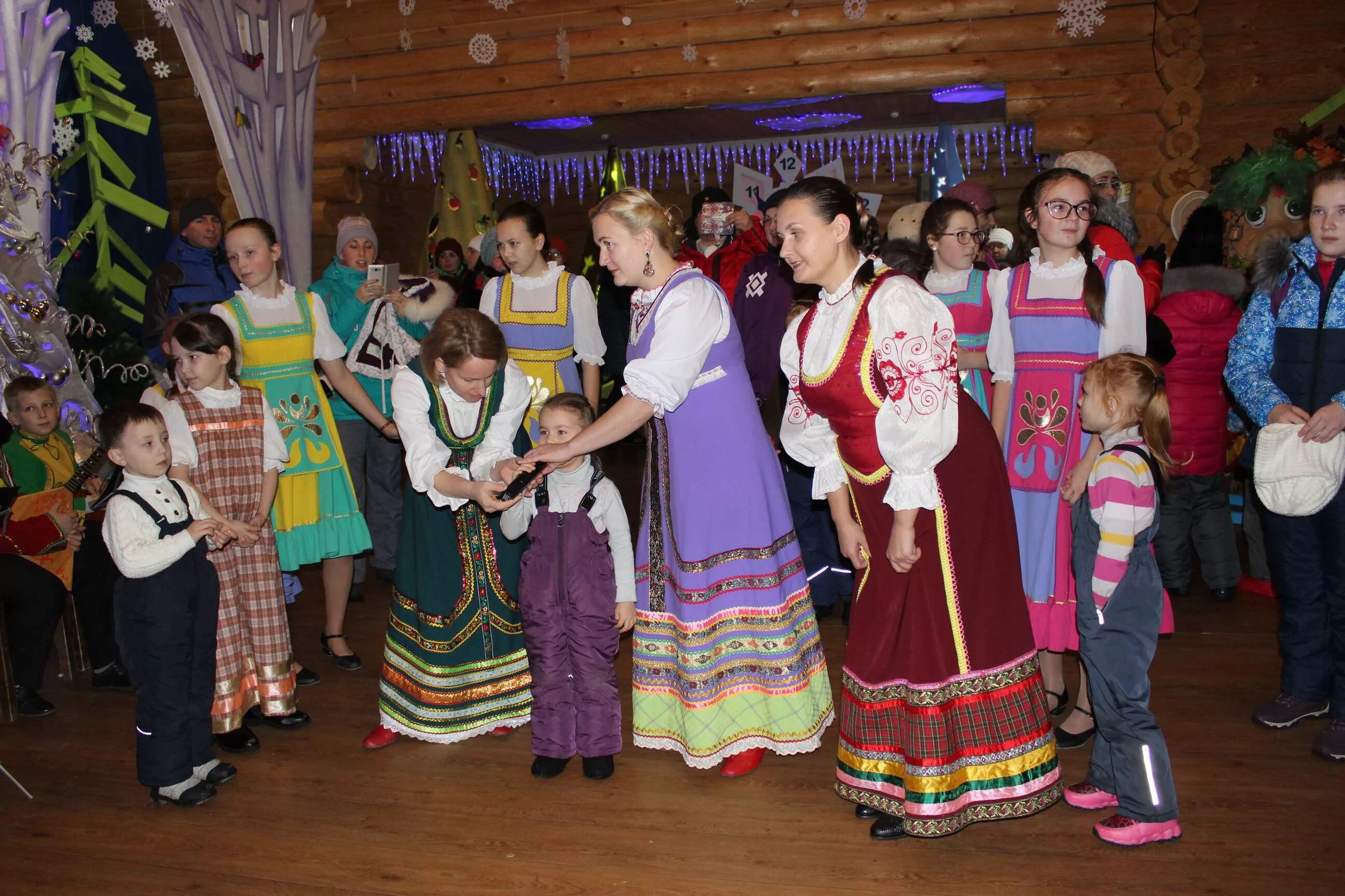 Подслушано шаркан удмуртия. Погода в шаркане самый точный. Погода погода минусинск. Погода в новокузнецке сейчас. Музей шаркан.