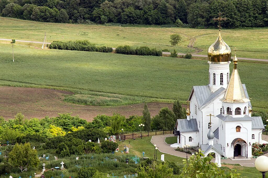 Холки монастырь Белгородская область. Холковский Троицкий монастырь. Свято-Троицкий монастырь Белгород. Чернянка холки монастырь. Святого белгородская область