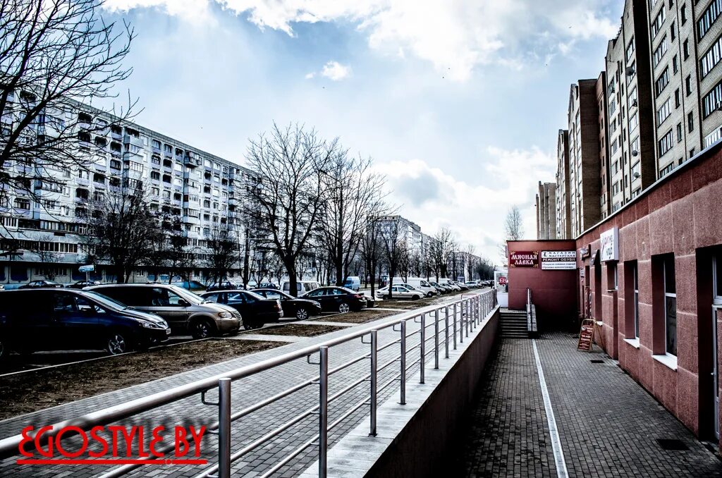 Улица с магазинами. Мастерская магазин. Бельского 10. Пищевик. Бельского 10.