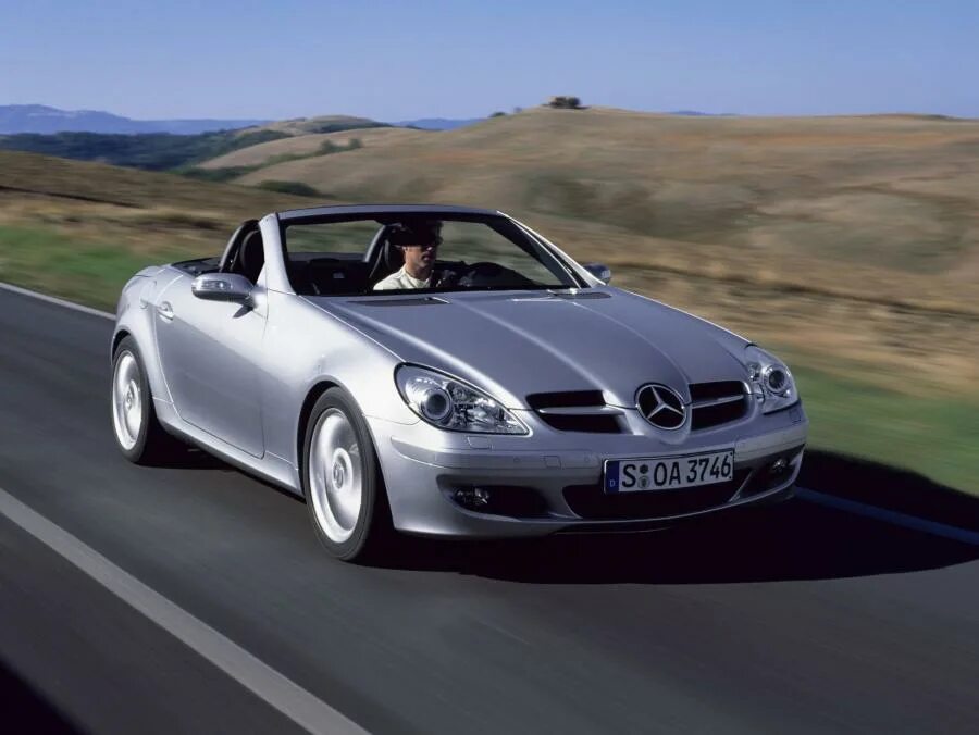 Mercedes-Benz SLC приучает к новым буквам и наддуву