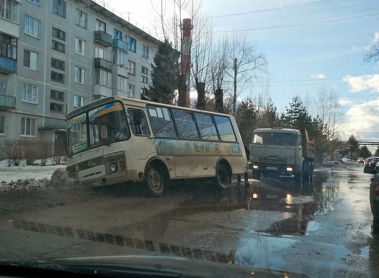 Ржев тверь автобус купить. Ржев ул Челюскинцев. Город Ржев улица Челюскинцев. Автобусы Ржев. Автобус Тверь Ржев.