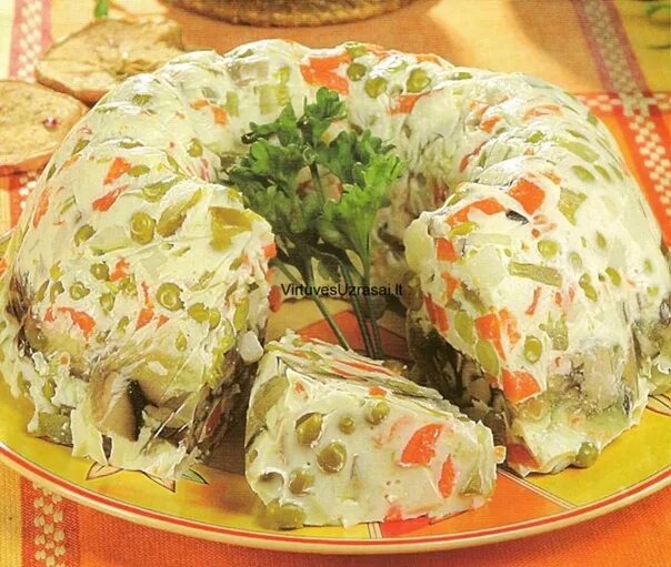 Фруктово-сметанный десерт с грецкими орехами - кулинарный рецепт